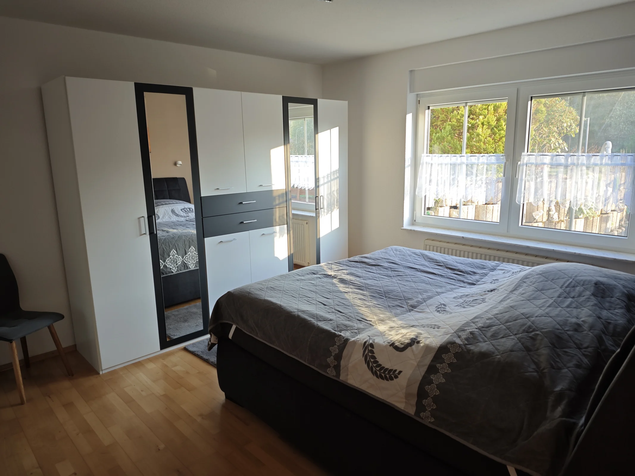 Schlafzimmer 1